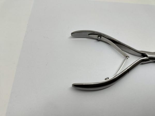 Eckenzange mit abgerundete Spitzen (12 cm)